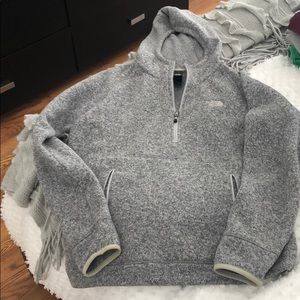 The north face grey pull over